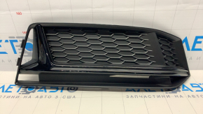Решетка переднего бампера правая Audi A4 B9 17-17 S-line без радара