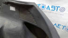 Обшивка арки правая Nissan Leaf 13-17 черная, царапины, без заглушки, потерта, сломано крепление