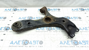 Рычаг нижний передний правый Toyota Prius V 12-17 ржавый, микротрещины С/Б