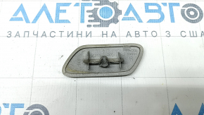 Заглушка омывателя фар правая Toyota Prius V 12-14