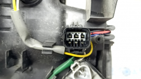 Фара передняя правая Toyota Prius V 12-14 в сборе дорест LED, песок, царапины