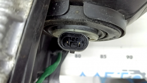 Фара передняя правая Toyota Prius V 12-14 в сборе дорест LED, песок, царапины
