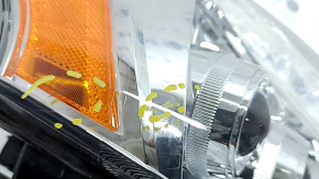 Фара передняя правая Toyota Prius V 12-14 в сборе дорест LED, песок, царапины