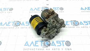 Тормозной усилитель brake booster Toyota Prius V 12-17 ржавый