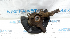 Цапфа со ступицей передняя правая Toyota Prius V 12-17 с кожухом, ржавая