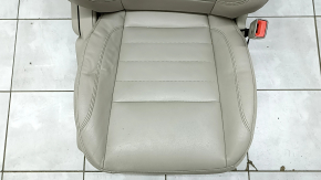 Пассажирское сидение Ford C-max MK2 13-14 с airbag, механич, подогрев, кожа бежевая, примято, царапины, побелел пластик