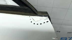 Дверь в сборе передняя правая Mercedes CLA 14-19 keyless, белый 149, сколы