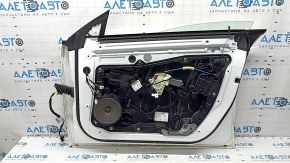 Дверь в сборе передняя правая Mercedes CLA 14-19 keyless, белый 149, сколы
