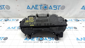 Щиток приборов Mercedes CLA 250 17-19 48к дефект покрытия экрана