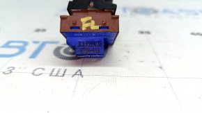 Кнопки открытия лючка бензобака и крышки багажника VW CC 08-17