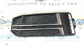 Решетка переднего бампера левая Audi A4 B9 17-17 s-line, без радара, светлый хром, песок