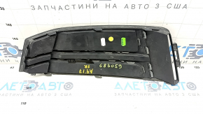 Решетка переднего бампера правая Audi A4 B9 17-17 s-line, без радара, светлый хром, песок