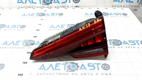 Фонарь внутренний крышка багажника правый Audi A4 B9 17 седан LED, трещины в стекле