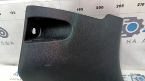 Decorație stâlp dreapta jos față Toyota Prius 50 16-22 negru, zgârieturi, plastic albit