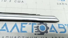 Молдинг дверь-стекло центральный передний правый Audi A4 B9 17-20 25хром, изогнут, царапины