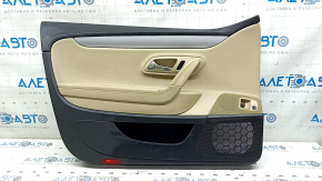 Обшивка двери карточка передняя левая VW CC 08-16 черная с бежевой вставкой кожа, подлокотник кожа бежевая, молдинг серый, царапины