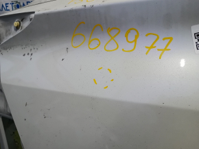 Четверть крыло задняя правая Toyota Prius 50 16-22 без BSM отпилена, с центральной стойкой, белая, примят закат, тычки