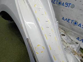 Четверть крыло задняя правая Toyota Prius 50 16-22 без BSM отпилена, с центральной стойкой, белая, примят закат, тычки