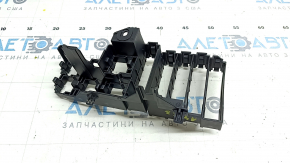 Кронштейн блока предохранителей багажника Audi A4 B8 08-16