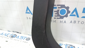 Накладка передней стойки нижняя правая Ford Fusion mk5 13-16 черная, царапина