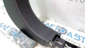Накладка передней стойки нижняя правая Ford Fusion mk5 13-16 черная, царапина