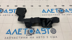 Крепление переднего бампера на крыле правое Audi A4 B9 17-19