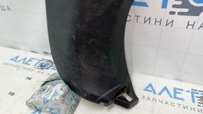Накладка передней стойки нижняя правая Subaru Forester 14-18 SJ черная, царапины, потертости