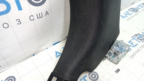 Decorație stâlp stânga jos față Nissan Versa 12-19 usa negru, zgârieturi