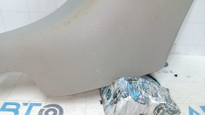 Накладка передней стойки нижняя левая Nissan Versa 12-16 серая, царапины
