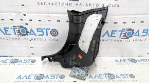 Накладка передней стойки нижняя правая Nissan Versa 12-17 черная ,царапины