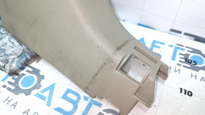 Decorație stâlp dreapta jos față Nissan Altima 13-18 bej, zgârieturi, uzate, plastic albit