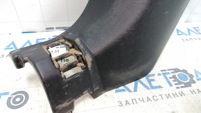 Накладка передней стойки нижняя левая Nissan Rogue 14-20 черная, царапины, затерта