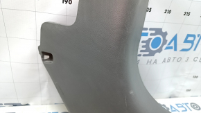 Накладка передней стойки нижняя правая Nissan Leaf 13-17 серая, царапины