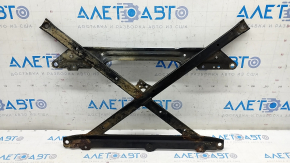 Распорка переднего подрамника Audi A4 B8 13-16 рест, ржавая