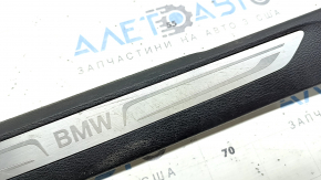 Накладка порога передняя левая BMW X5 F15 14-18 черная с хром вставкой, царапины