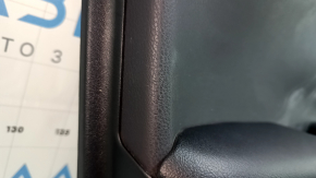 Обшивка двери карточка передняя левая Toyota Prius 50 Prime 17-22 кожа черная, потерта, под чистку, вмятины, царапины