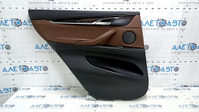 Обшивка двери карточка задняя левая BMW X5 F15 14-18 черная, вставка кожа коричневая TERRA, без шторки, подлокотник кожа коричневая , накладка под дерево, с ручкой, царапины, примятости