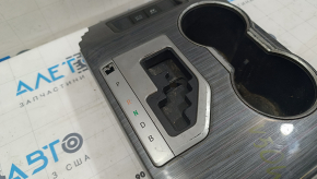 Накладка центральной консоли с подстаканниками Toyota Camry v50 12-14 usa царапины, дефект хрома