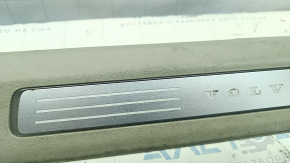 Накладка порога передняя правая внутренняя Volvo XC90 16-23 серая с хром вставкой с подсветкой, царапины, под чистку