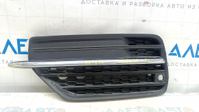 Решетка переднего бампера левая Volvo XC90 16-19 с хром молдингом под парктроник, царапины, песок