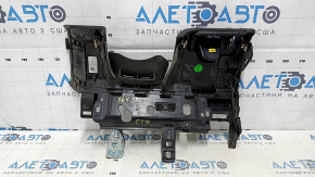 Накладка коленей водителя Cadillac CTS 14-19 черная, царапины, вмятина