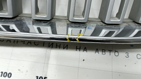 Решетка радиатора grill со значком Volvo XC90 16-17 серая, обрамление хром, со значком под камеру, тычки