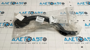 Накладка петли крышки багажника правая Lexus ES300h ES350 13-18