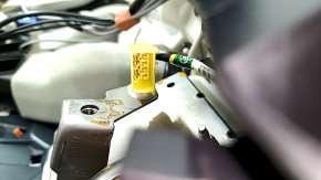 Торпедо передняя панель с AIRBAG Toyota Prius 50 17-22 черная с серым, под большой дисплей и проекцию, с накладкой JBL, царапины, под химчистку, ржавый пиропатрон