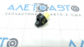 Датчик подушки безопасности в центральной стойке правый Toyota Prius 50 21-22