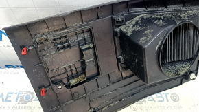 Накладка под сидением правая Toyota Prius 50 16-22 черная, царапины, под чистку