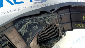 Накладка под сидением правая Toyota Prius 50 16-22 черная, царапины, под чистку