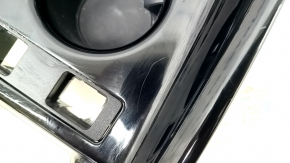 Накладка центральной консоли подстаканники Toyota Prius 50 19-22 черная под беспроводную зарядку, царапины
