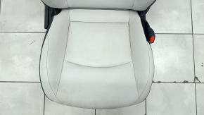 Пассажирское сидение Toyota Prius 50 19-22 без airbag, механическое, подогрев, кожа черно-серая, под химчистку