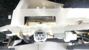 Пассажирское сидение Toyota Prius 50 19-22 без airbag, механическое, подогрев, кожа черно-серая, под химчистку